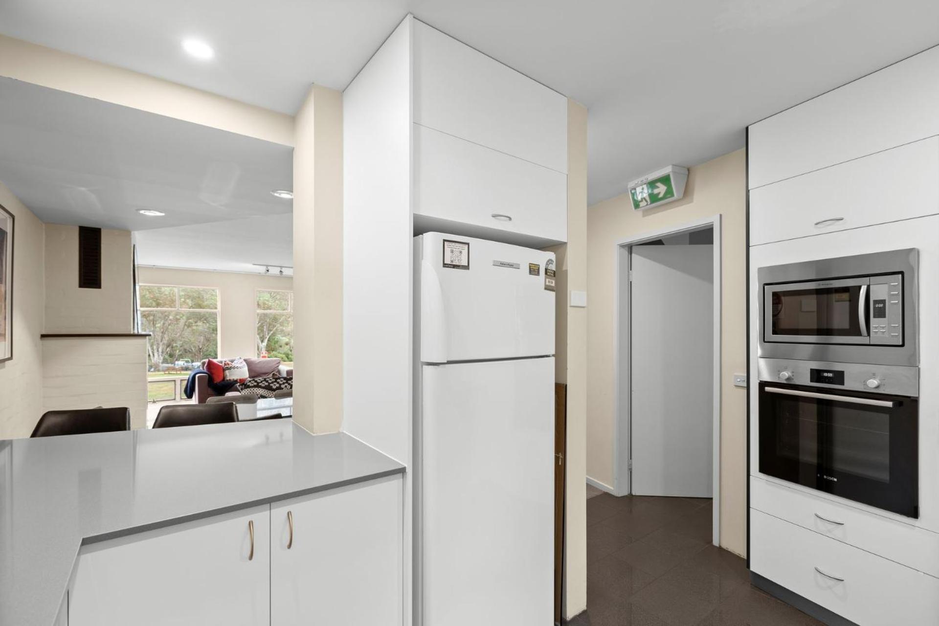 Village Green 2 Bedroom Loft Townhouse With Views Fireplace And Garage Parking Thredbo Exterior foto